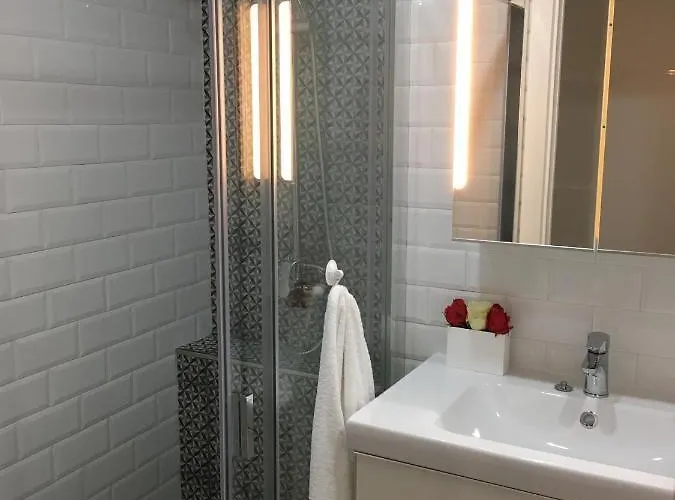 La Roca Chica First Line Bajondillo & Cosy