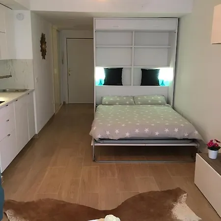 La Roca Chica First Line Bajondillo & Cosy