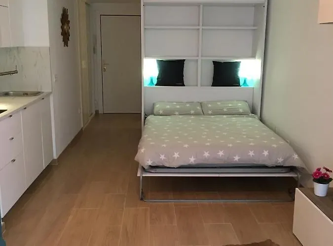 La Roca Chica First Line Bajondillo & Cosy